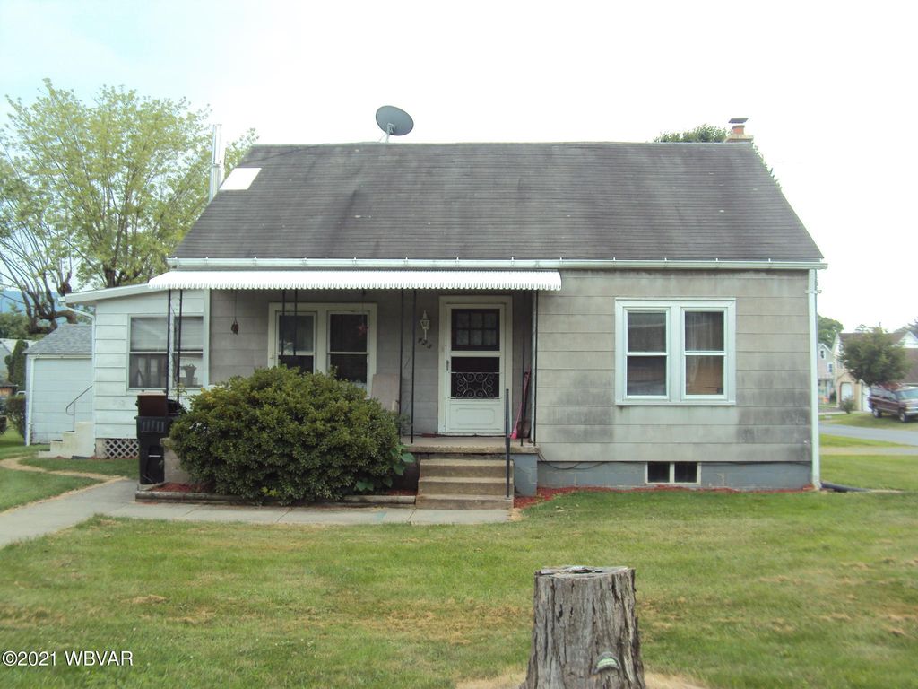 425 Marion St, Jersey Shore, PA 17740