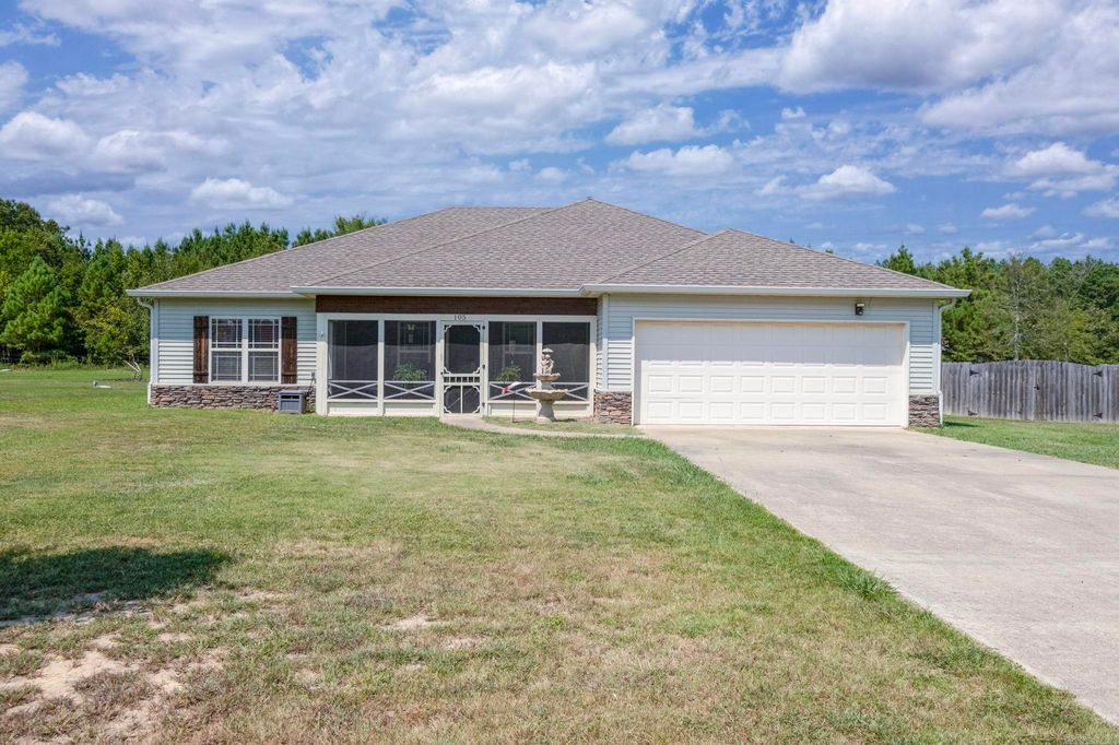 105 Crystal Valley Rd, Searcy, AR 72143