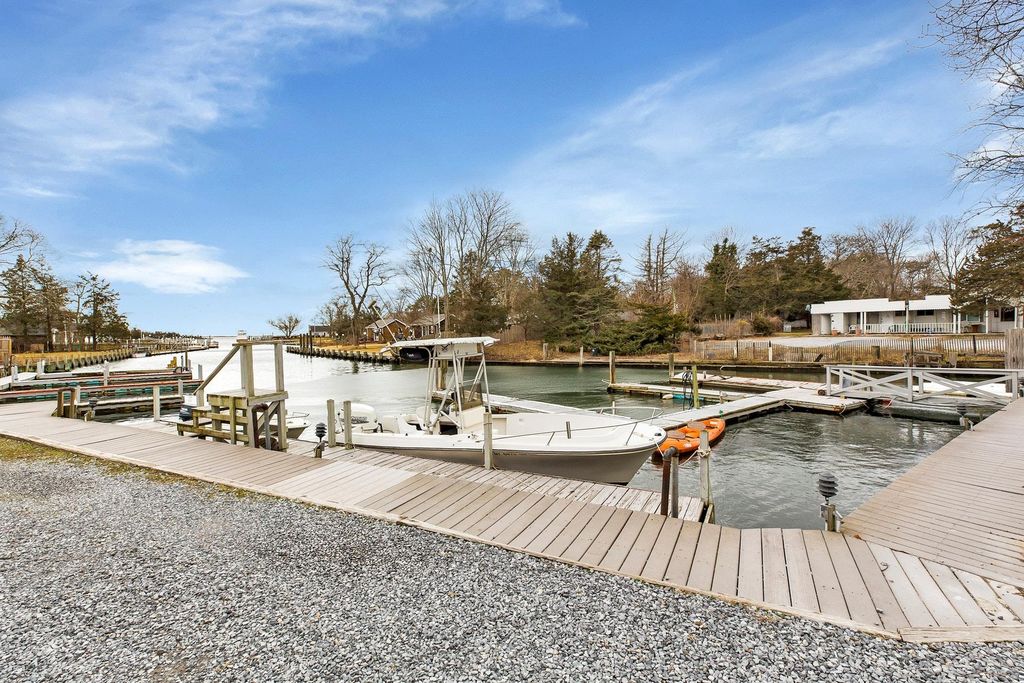 22 Shinnecock Rd, Hampton Bays, NY 11946 Trulia