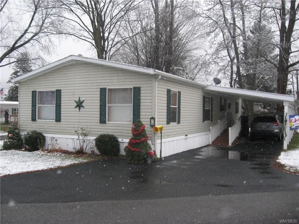 12 Orange Grove Dr, Batavia, NY 14020 4 Bed, 2 Bath Mobile / Manufactured MLS B1310163 14