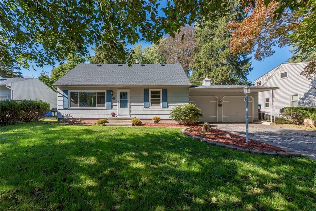 201 N Autumn Dr, Rochester, NY 14626