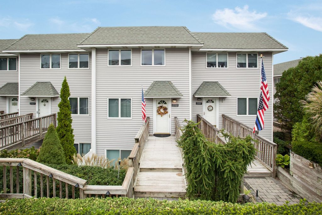 2002 Bluffs Dr S, Baiting Hollow, NY 11933 Trulia