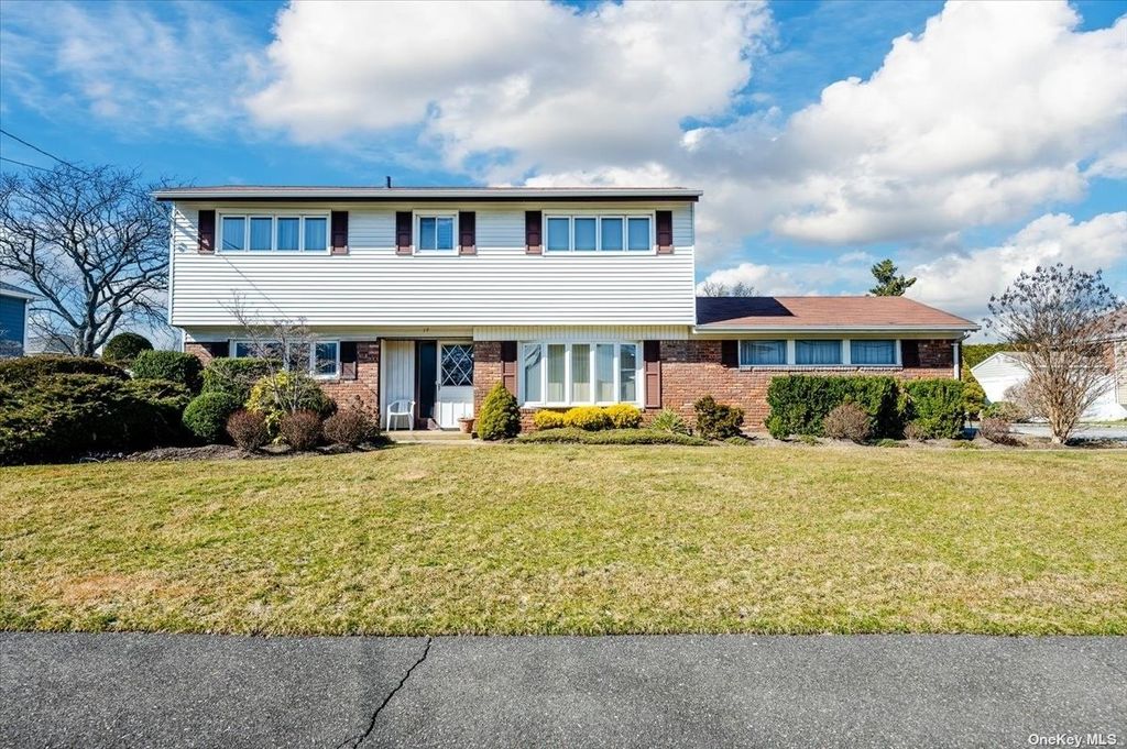 17 Shelley Drive, Massapequa, NY 11758 Trulia