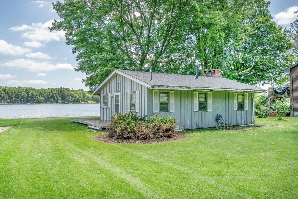 8714 E 128th St, Sand Lake, MI 2 Bed, 1 Bath SingleFamily Home 22 Photos Trulia