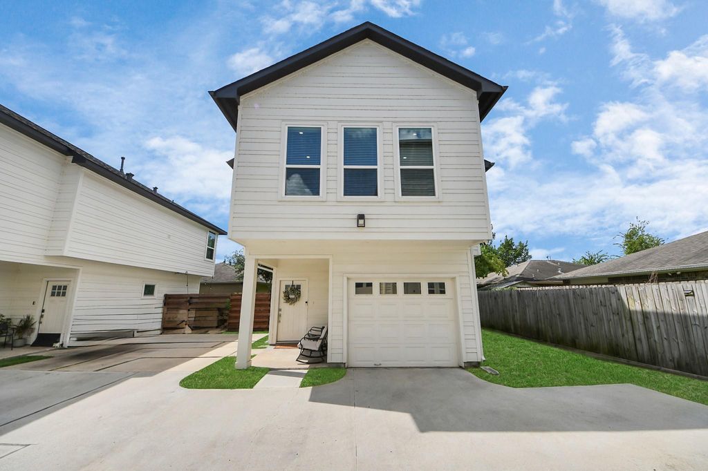 1811 Pannell St #C, Houston, TX 77020