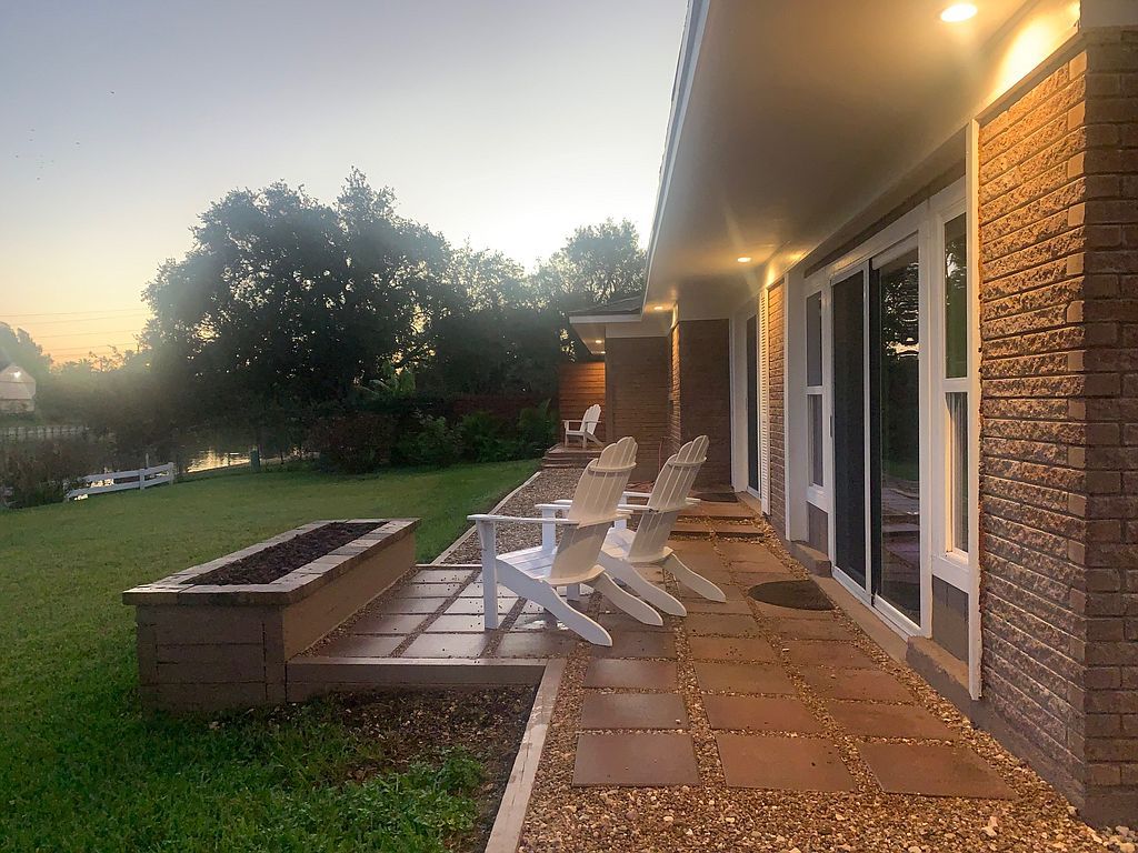 1215 Bluebonnet Dr, Brownsville, TX 78521