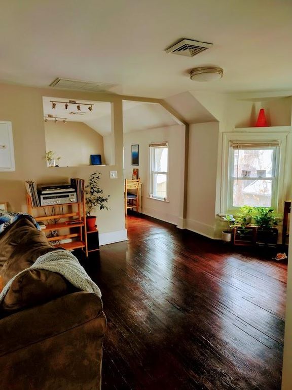 16 Delaware St #2, Rochester, NY 14607