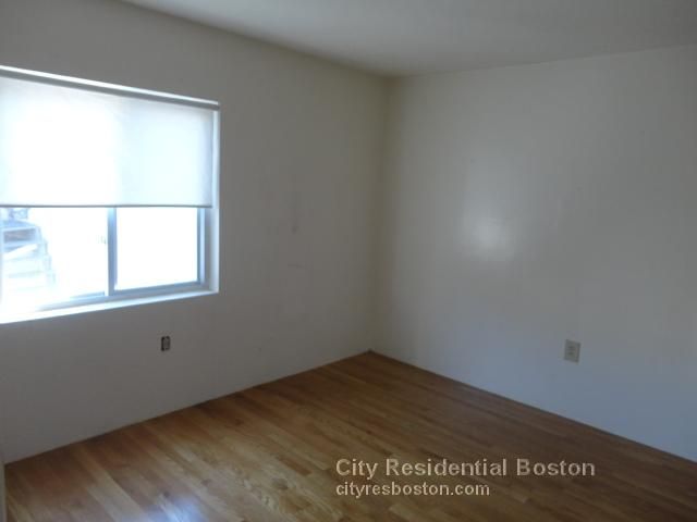 385 Dorchester St #B3, Boston, MA 02127