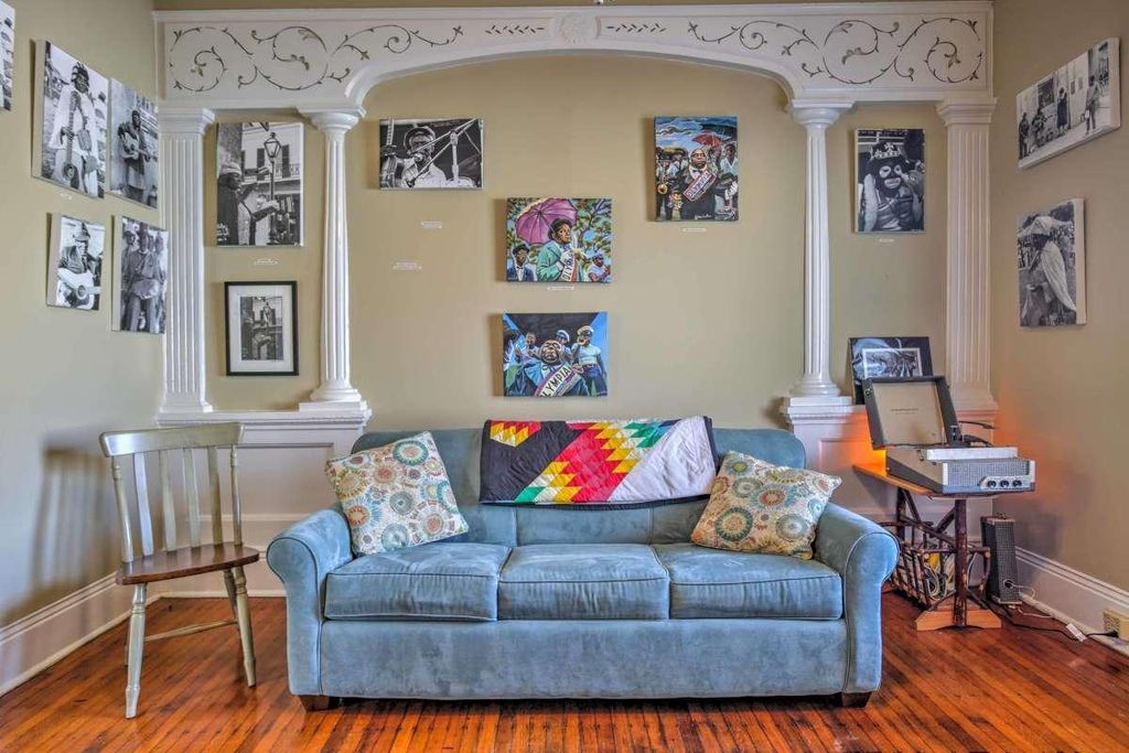 1008 Louisa St, New Orleans, LA 70117