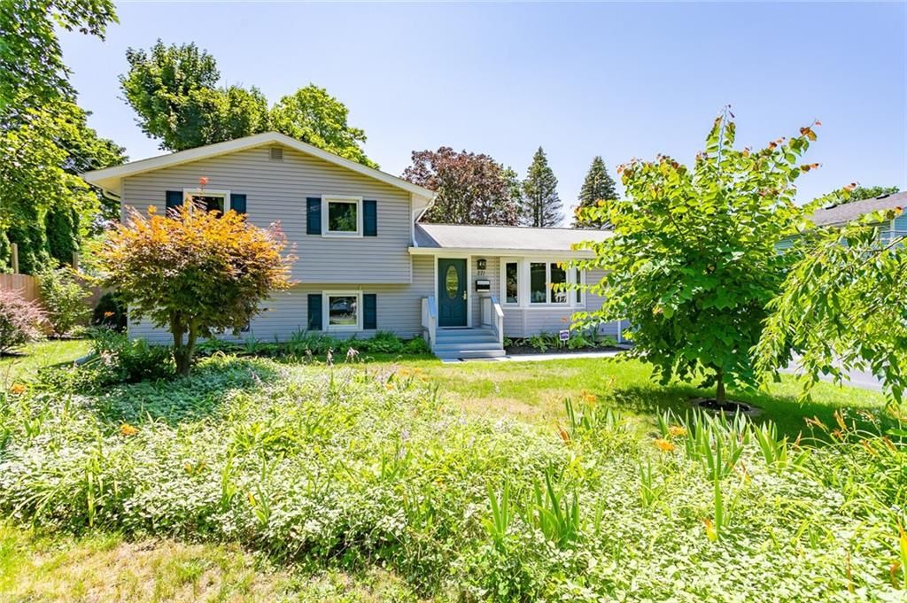 271 Wildwood Dr, Rochester, NY 14616