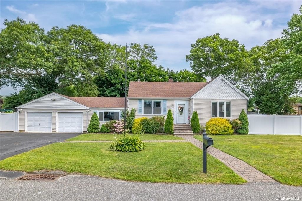 173 Leonard Street, Holbrook, NY 11741 MLS 3562081 Trulia