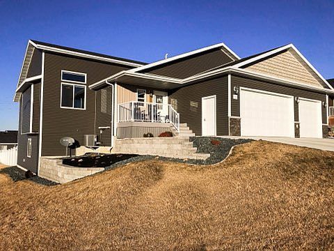 2204 2nd Ave SE, Mandan, ND 58554
