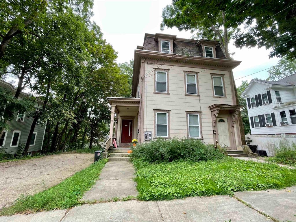 26 Cushing St, Dover, NH 03820