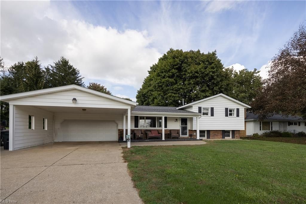 4871 Echovalley St NW, North Canton, OH 44720