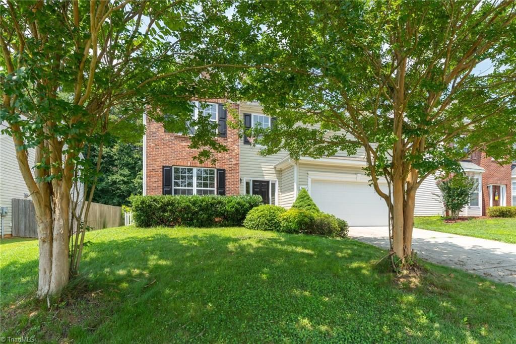 3662 Village Springs Dr, High Point, NC 27265