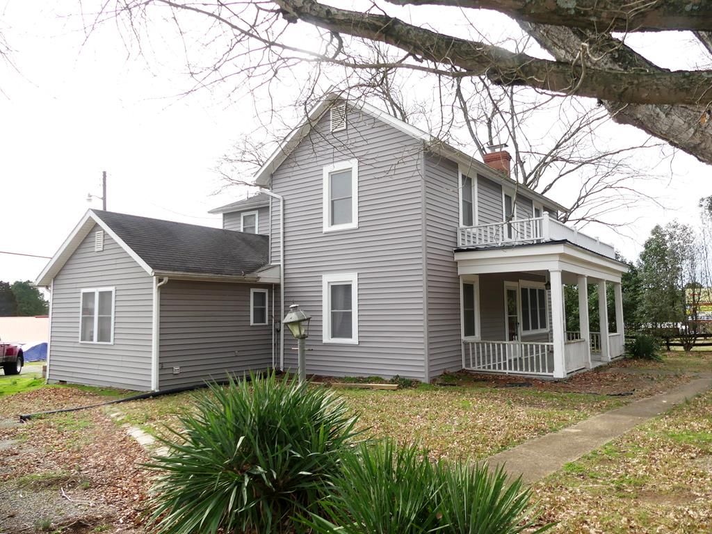 9914 Gov Harrison Pkwy, Lawrenceville, VA 5 Bed, 2 Bath SingleFamily