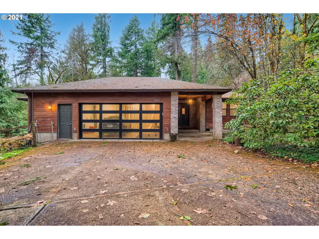 18747 S Terry Michael Dr, Oregon City, OR 97045