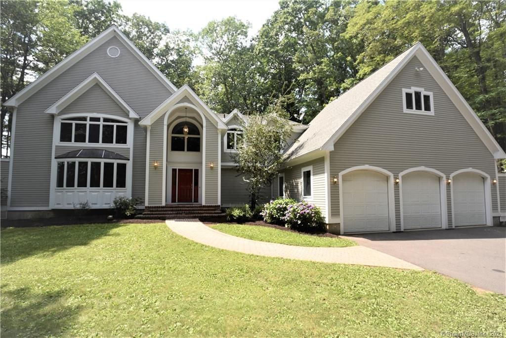 111 Deercliff Rd, Avon, CT 06001