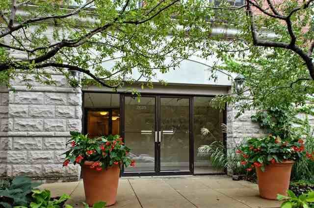 7625 N Eastlake Ter #401, Chicago, IL 60626