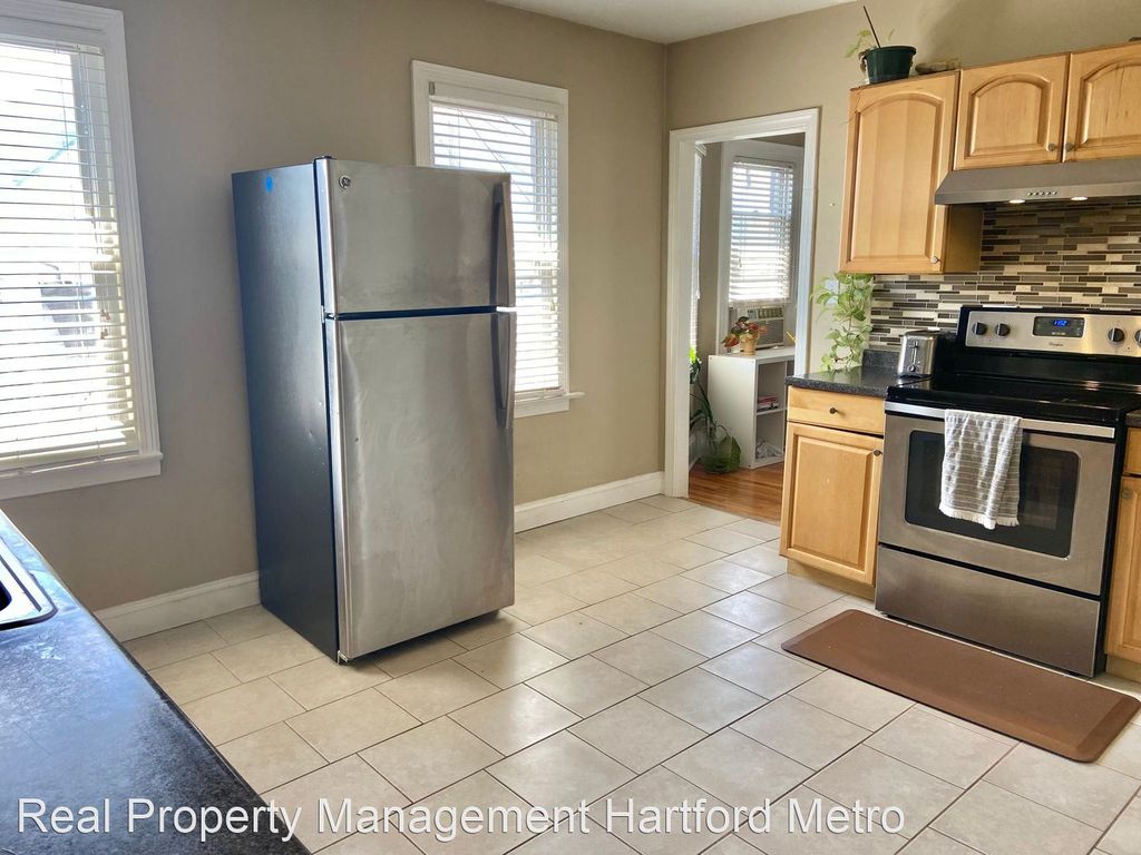 122 Grandview Ter #120, Hartford, CT 06114