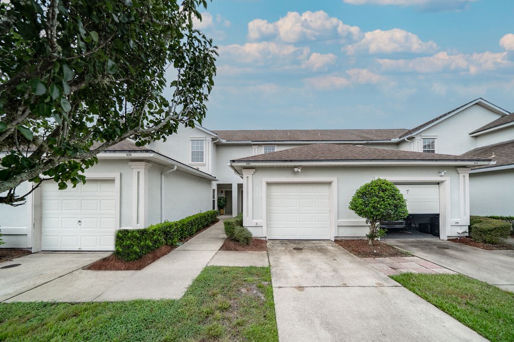 826 Southern Creek Dr, Saint Johns, FL 32259