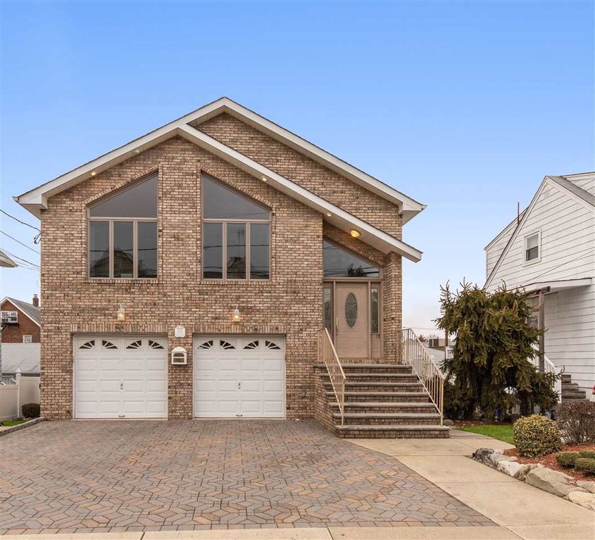 424 Union St, Carlstadt, NJ 07072 See Est. Value, Schools & More