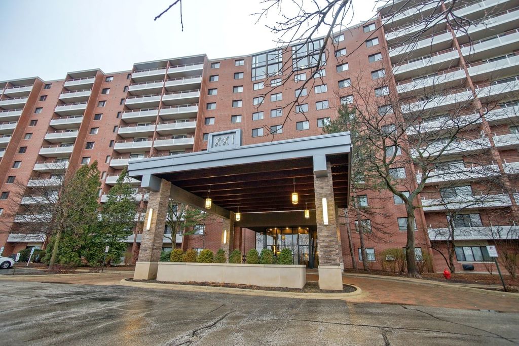 21 Kristin Dr #315, Schaumburg, IL 60195