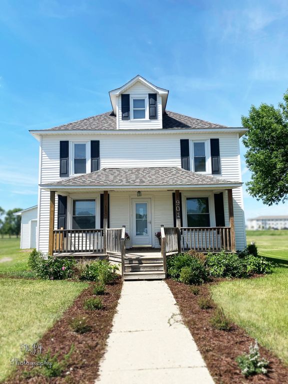 915 24th Ave NE, Aberdeen, SD 57401