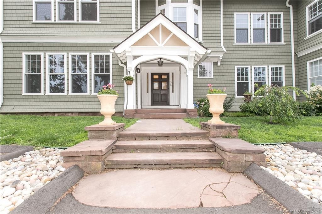 122 Newfield St #3A, Middletown, CT 06457