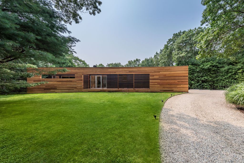 6 Woodhollow Dr, East Hampton, NY 11937