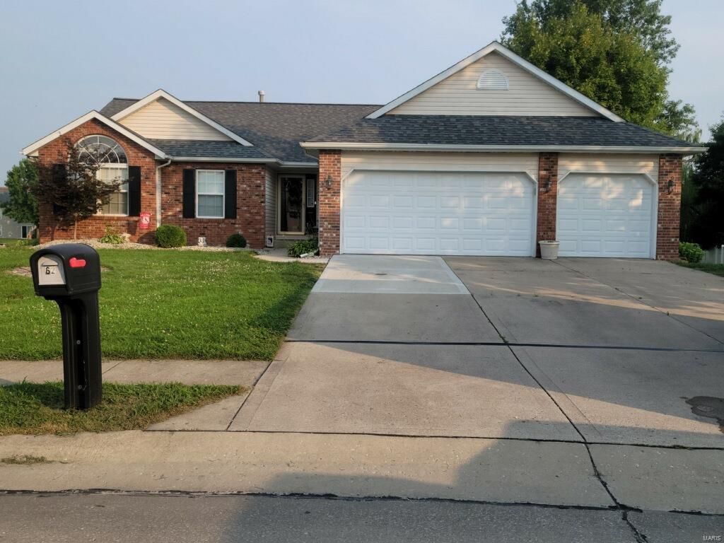 62 Cedarbrooke, Troy, IL 62294 | MLS# 21052436 | Trulia