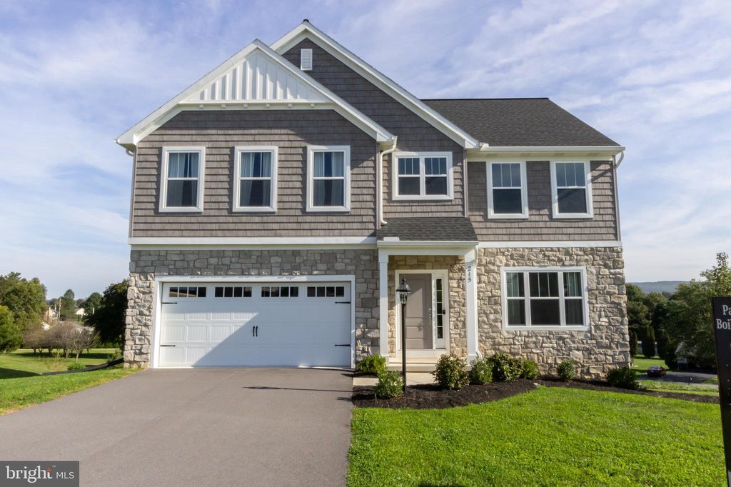 215 Highland Terrace Way, Boiling Springs, PA 17007
