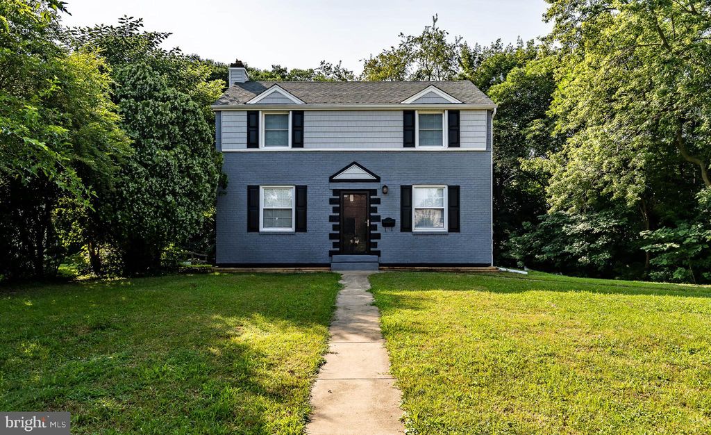 156 Riverview Dr, New Castle, DE 19720