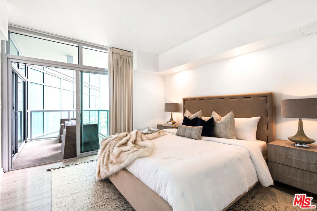 13700 Marina Pointe Dr #1208, Marina Del Rey, CA 90292