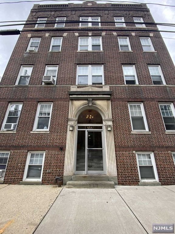 244 Lawton Ave #8, Cliffside Park, NJ 07010