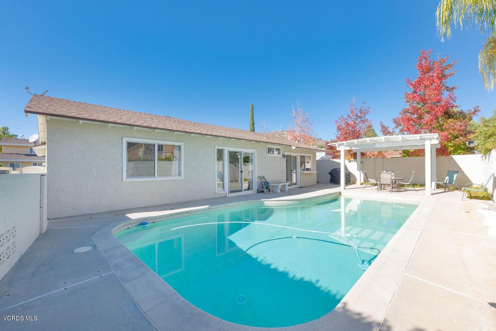 5696 Meadow Vista Way, Agoura Hills, CA 91301 4 Bed, 2 Bath Single