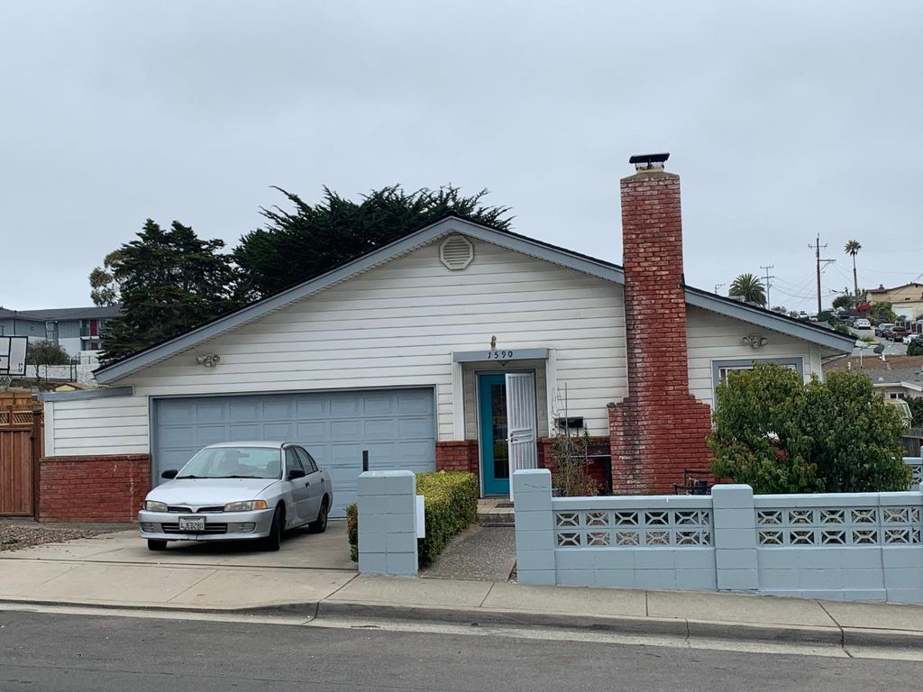 1590 Broadway Ave, Seaside, CA 93955