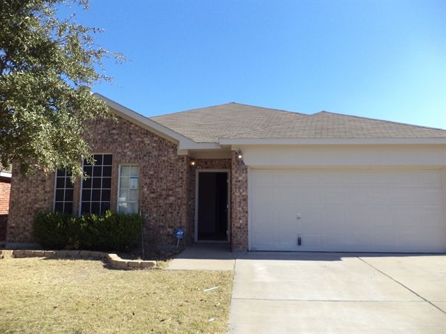 8608 Rainy Lake Dr, Fort Worth, TX 76244
