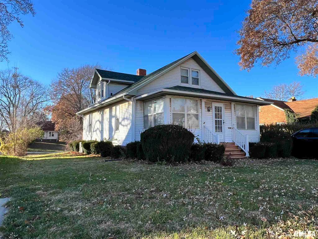 122 N Ward St, Macomb, IL 61455