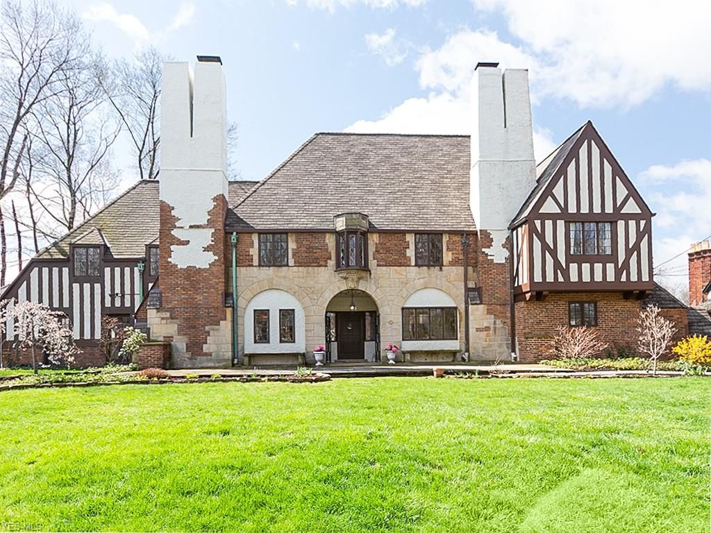 17120 S  Woodland Rd, Shaker Hts, OH 44120