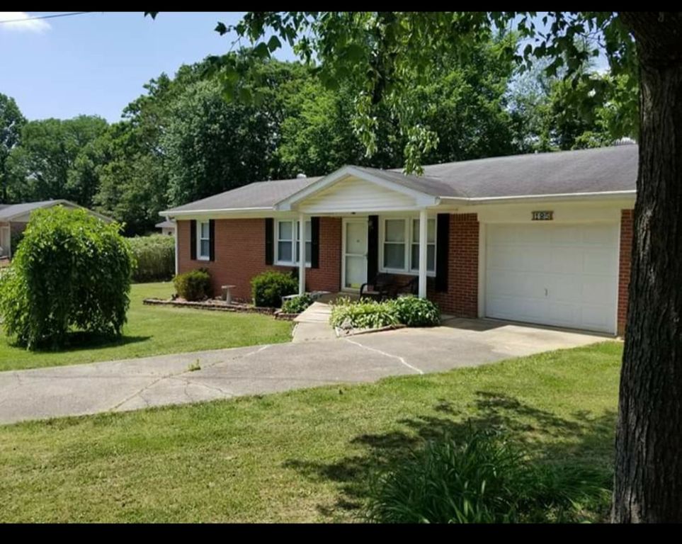 185 Green Meadows St, Beechmont, KY 42323