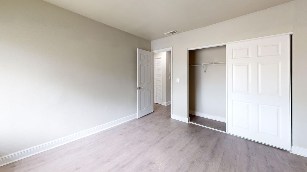 洋書 PISOS PILOTO-MODEL APARTMENTS Pompton Lakes downtown building OK'd for overhaul, mixed use