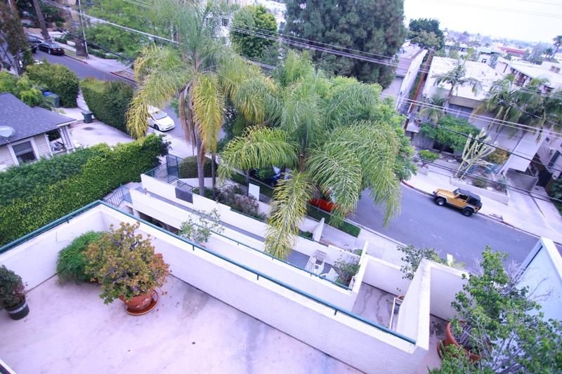 939 Palm Ave  #204A, West Hollywood, CA 90069