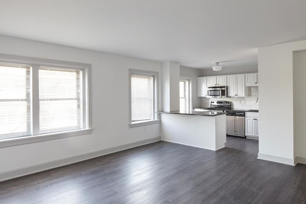 525 E Armour Blvd, Kansas City, MO 64109
