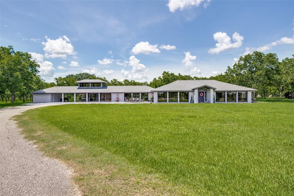 31736 FM 1301 Rd, West Columbia, TX 77486