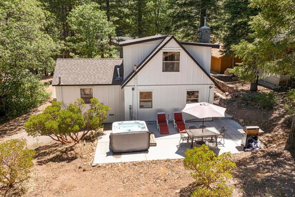 774 Eureka Dr, Big Bear Lake, CA 92315