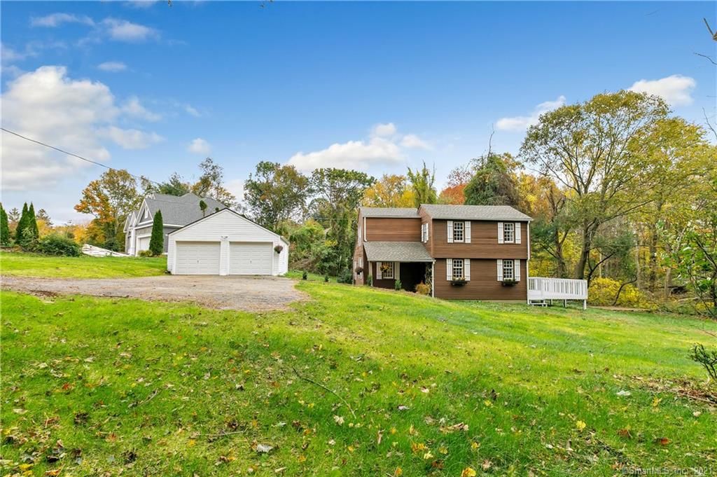 1793 Ridge Rd, North Haven, CT 06473
