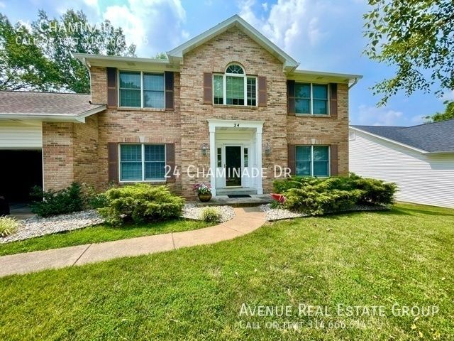 24 Chaminade Dr, Saint Louis, MO 63141