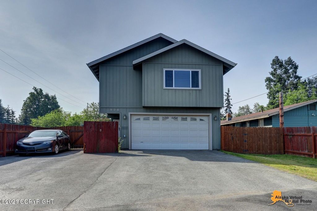 926 Juneau St, Anchorage, AK 99501
