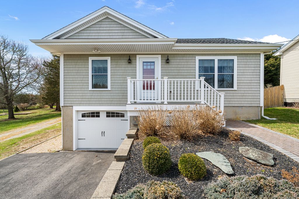 31 Sunrise Ave, Pawcatuck, CT 06379 See Est. Value, Schools & More